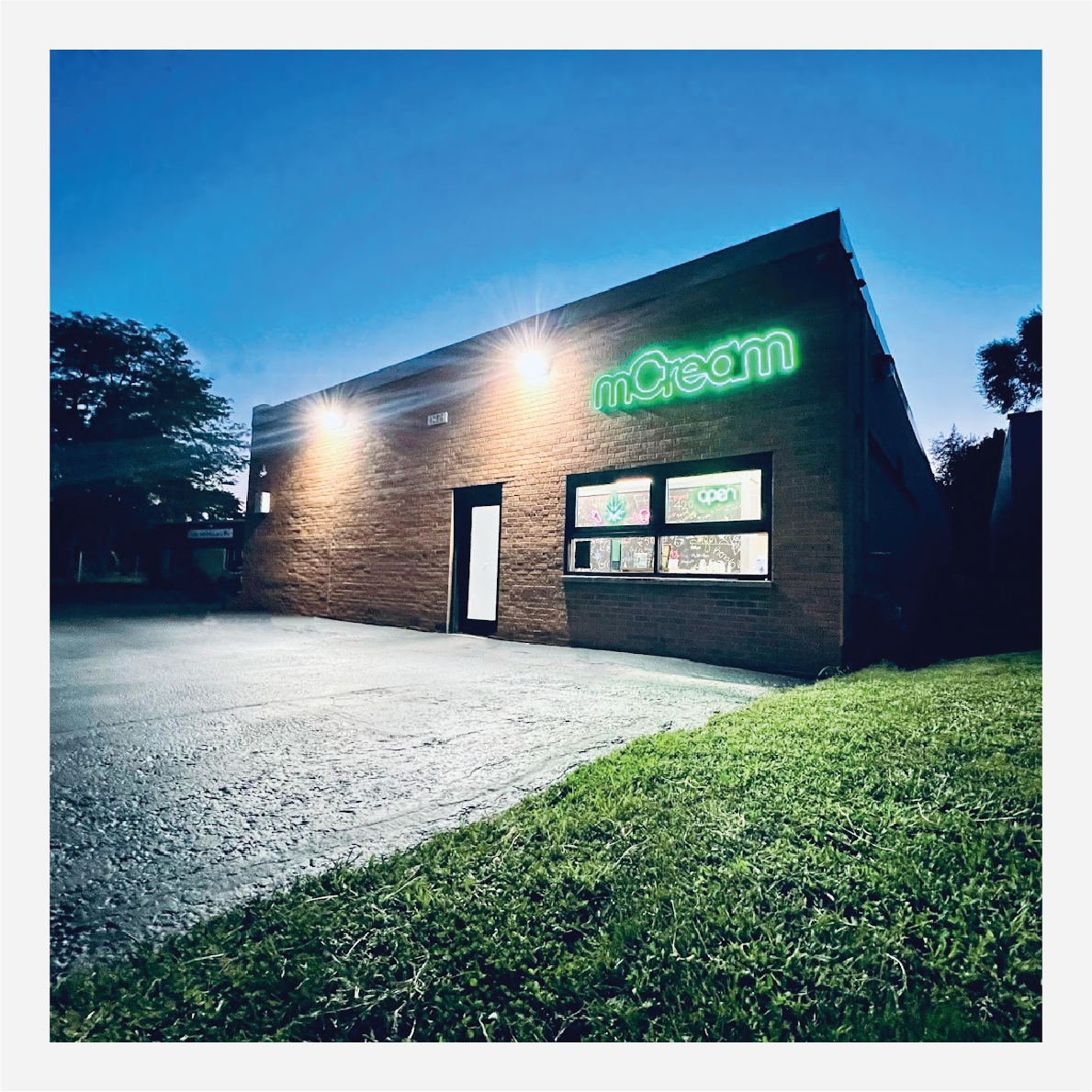 mCream Store in Aurora